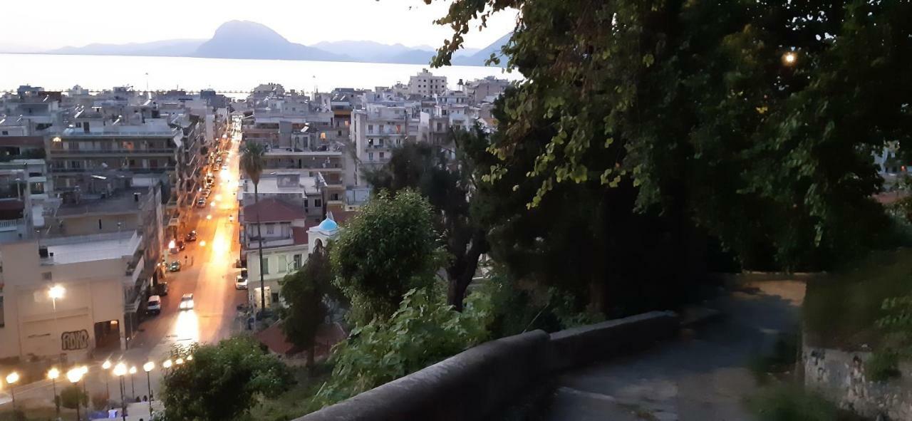 Chryssa - Χρυσα Lägenhet Patras Exteriör bild