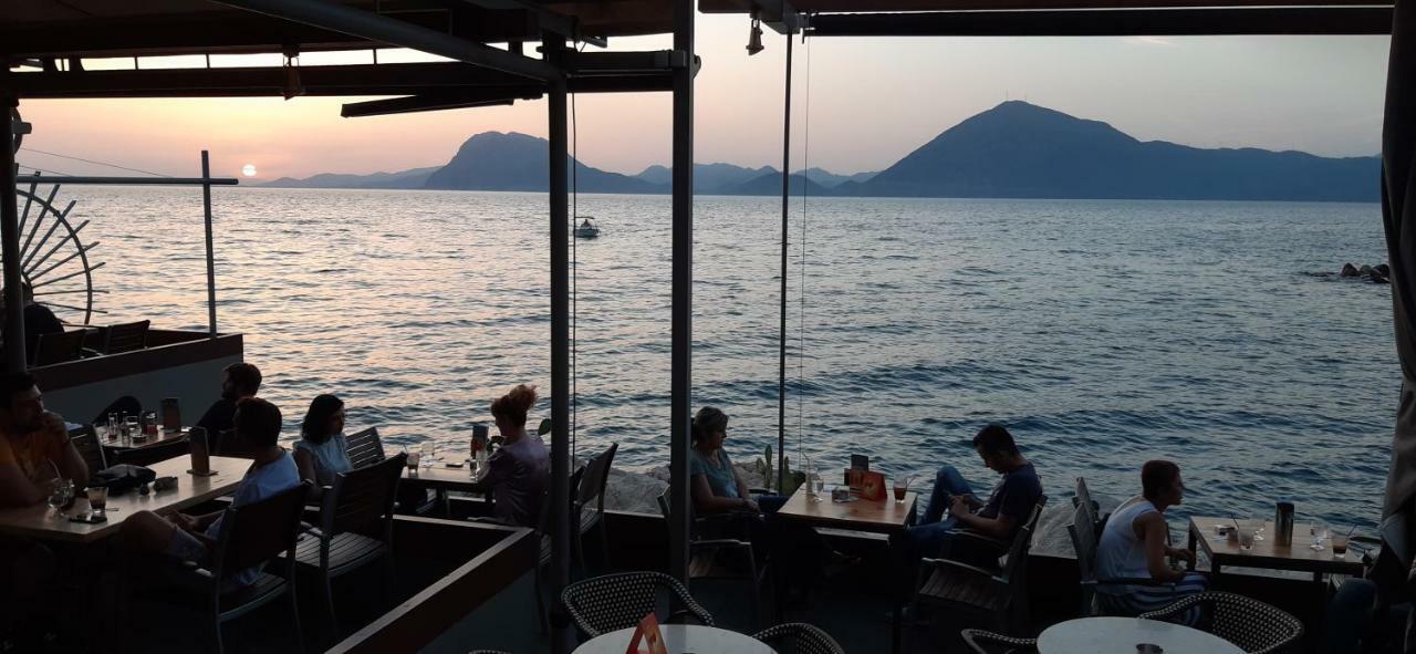 Chryssa - Χρυσα Lägenhet Patras Exteriör bild