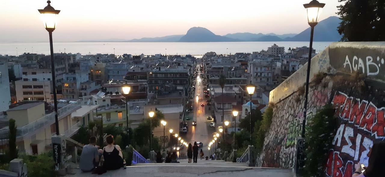 Chryssa - Χρυσα Lägenhet Patras Exteriör bild