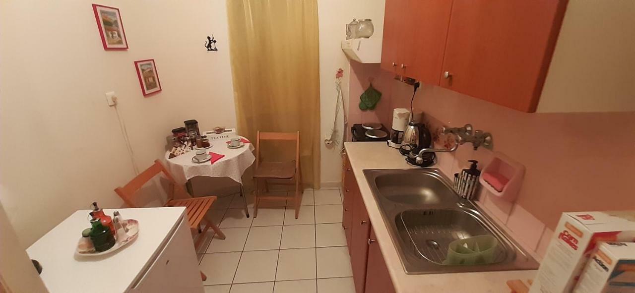 Chryssa - Χρυσα Lägenhet Patras Exteriör bild