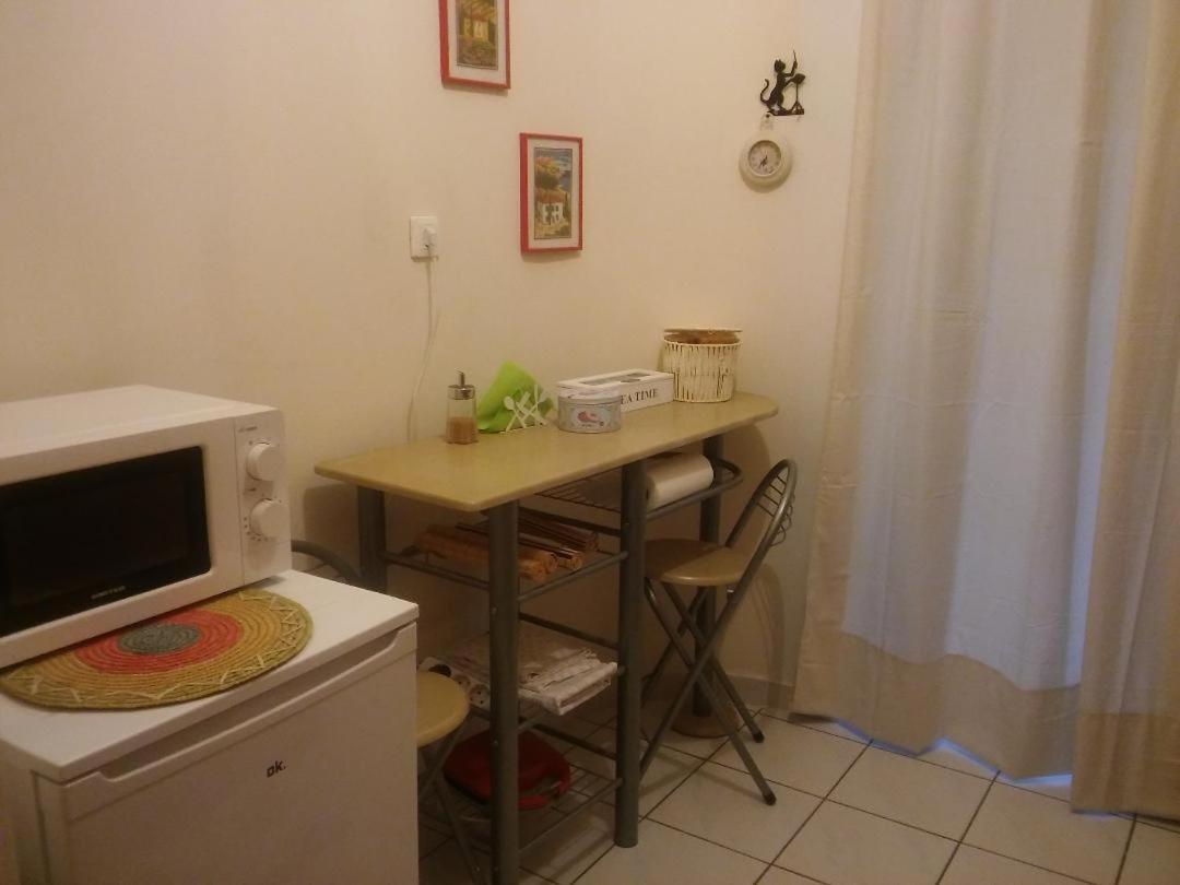 Chryssa - Χρυσα Lägenhet Patras Exteriör bild